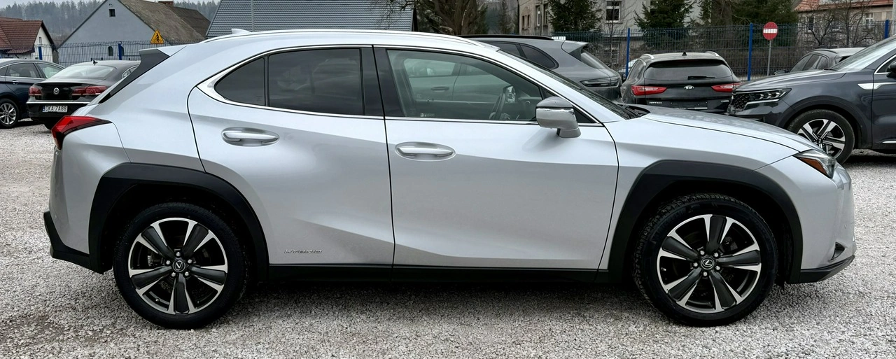 Lexus UX - Zdjęcie 3
