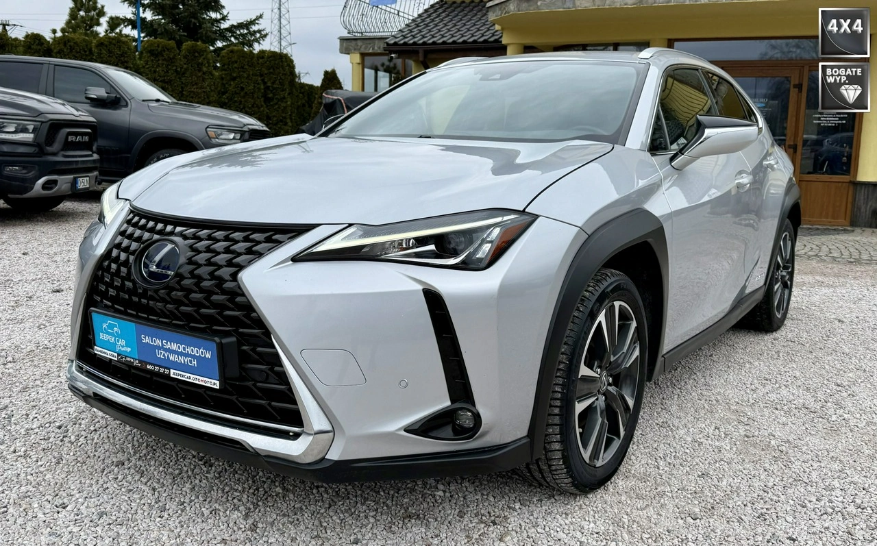 Lexus UX - Główne zdjęcie