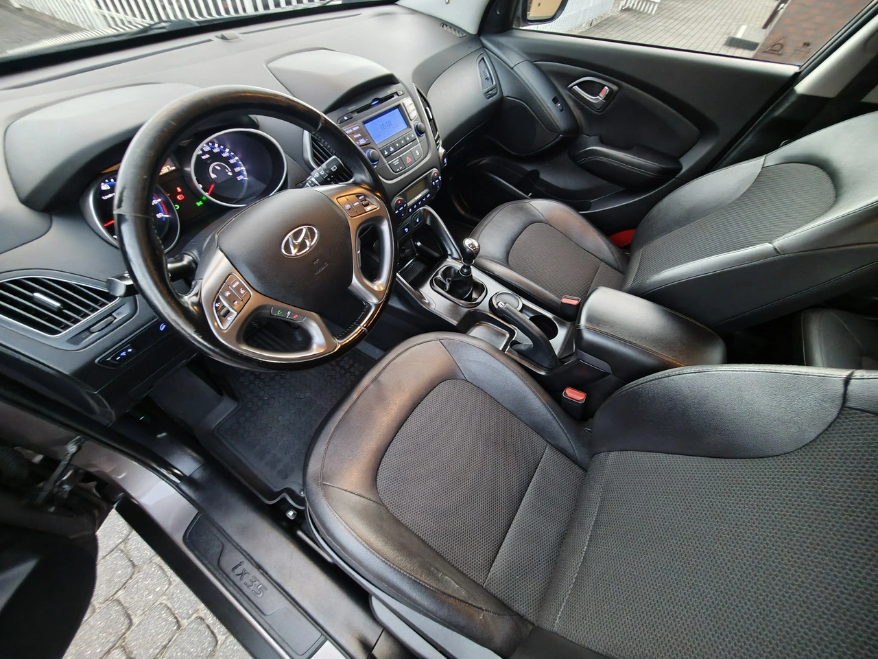 Hyundai ix35 - Zdjęcie 10