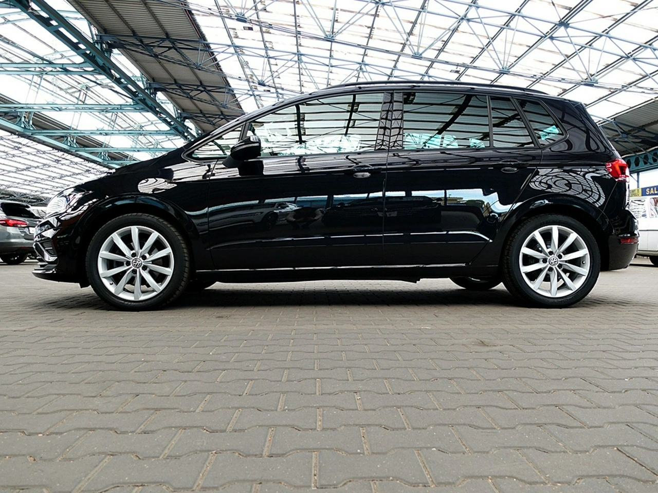 Volkswagen Golf Sportsvan - Zdjęcie 73