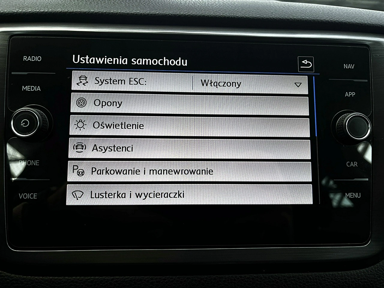 Volkswagen Golf Sportsvan - Zdjęcie 31