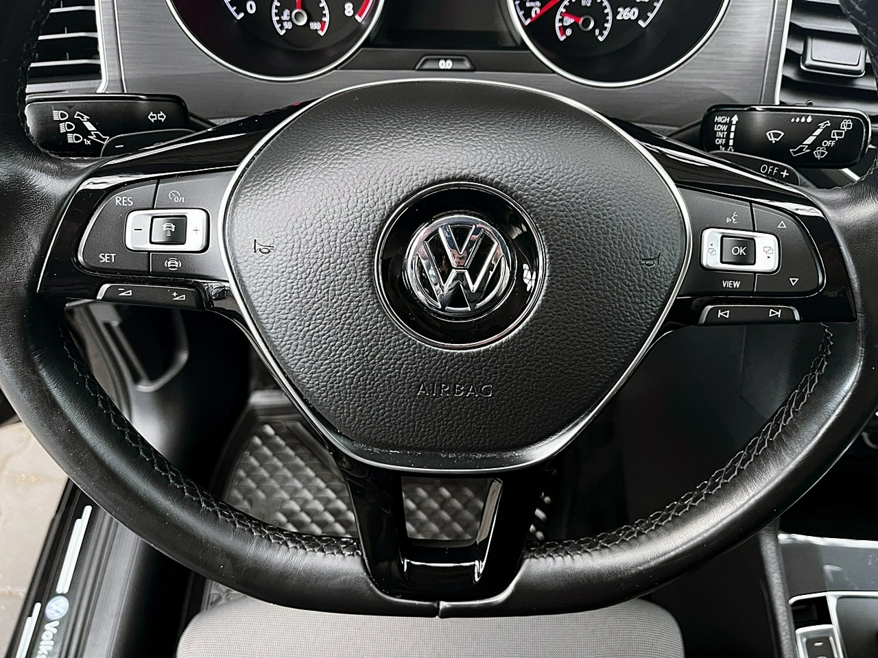 Volkswagen Golf Sportsvan - Zdjęcie 16