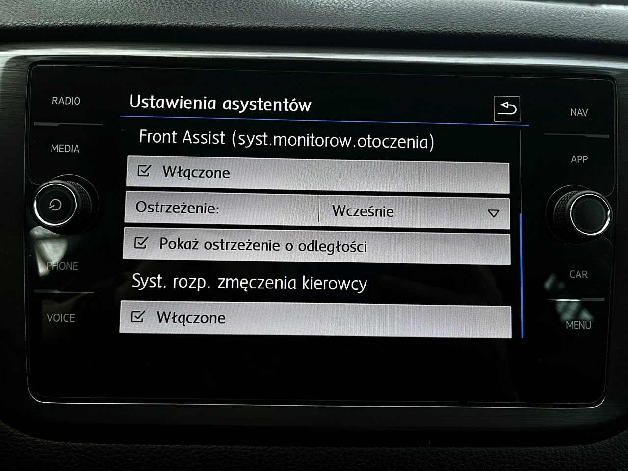 Volkswagen Golf Sportsvan - Zdjęcie 34