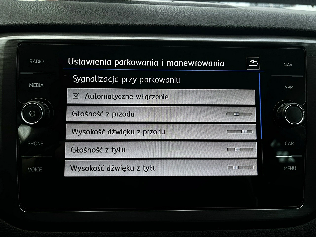 Volkswagen Golf Sportsvan - Zdjęcie 37