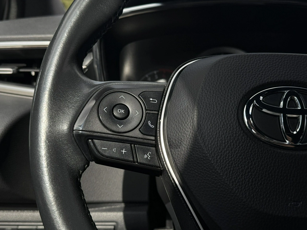 Toyota Corolla - Zdjęcie 25