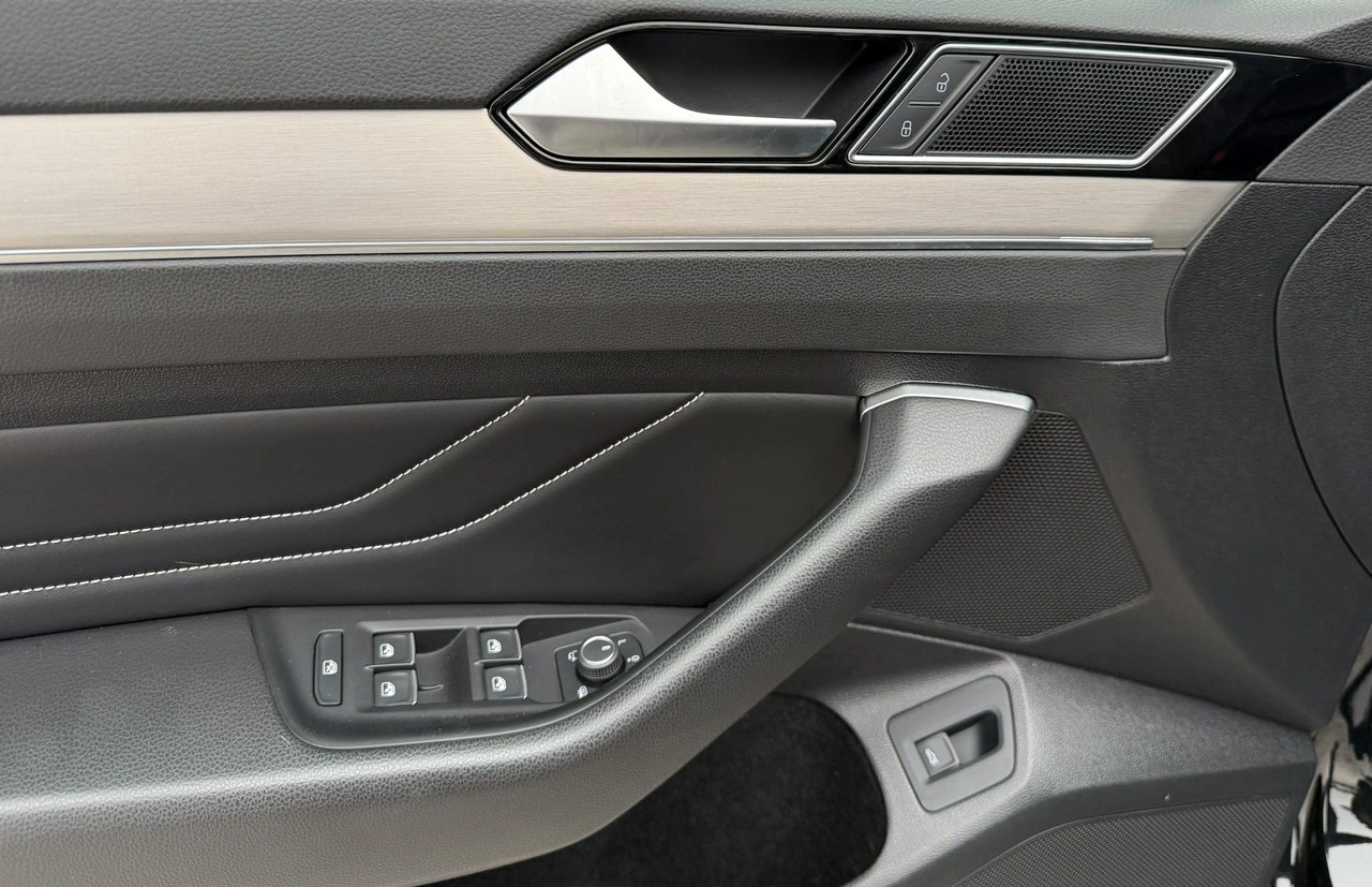 Volkswagen Passat - Zdjęcie 35