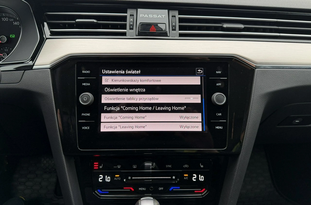 Volkswagen Passat - Zdjęcie 22