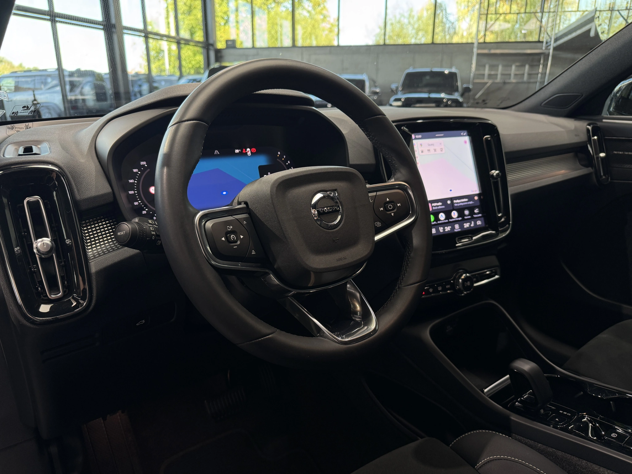 Volvo XC 40 - Zdjęcie 9