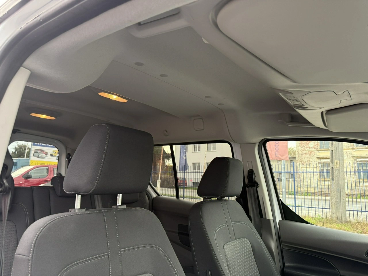 Ford Tourneo Connect - Zdjęcie 23