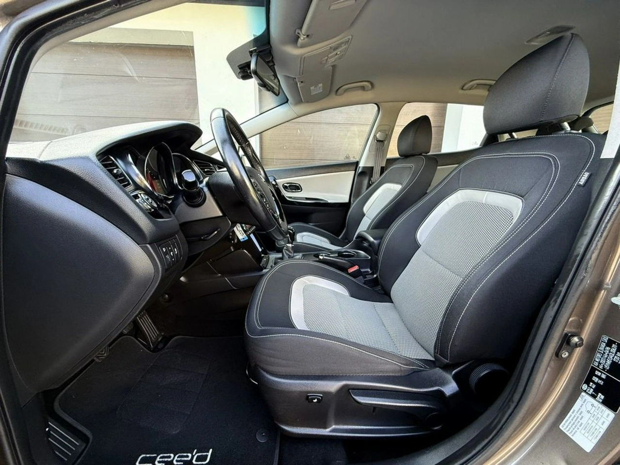 Kia Ceed - Zdjęcie 13