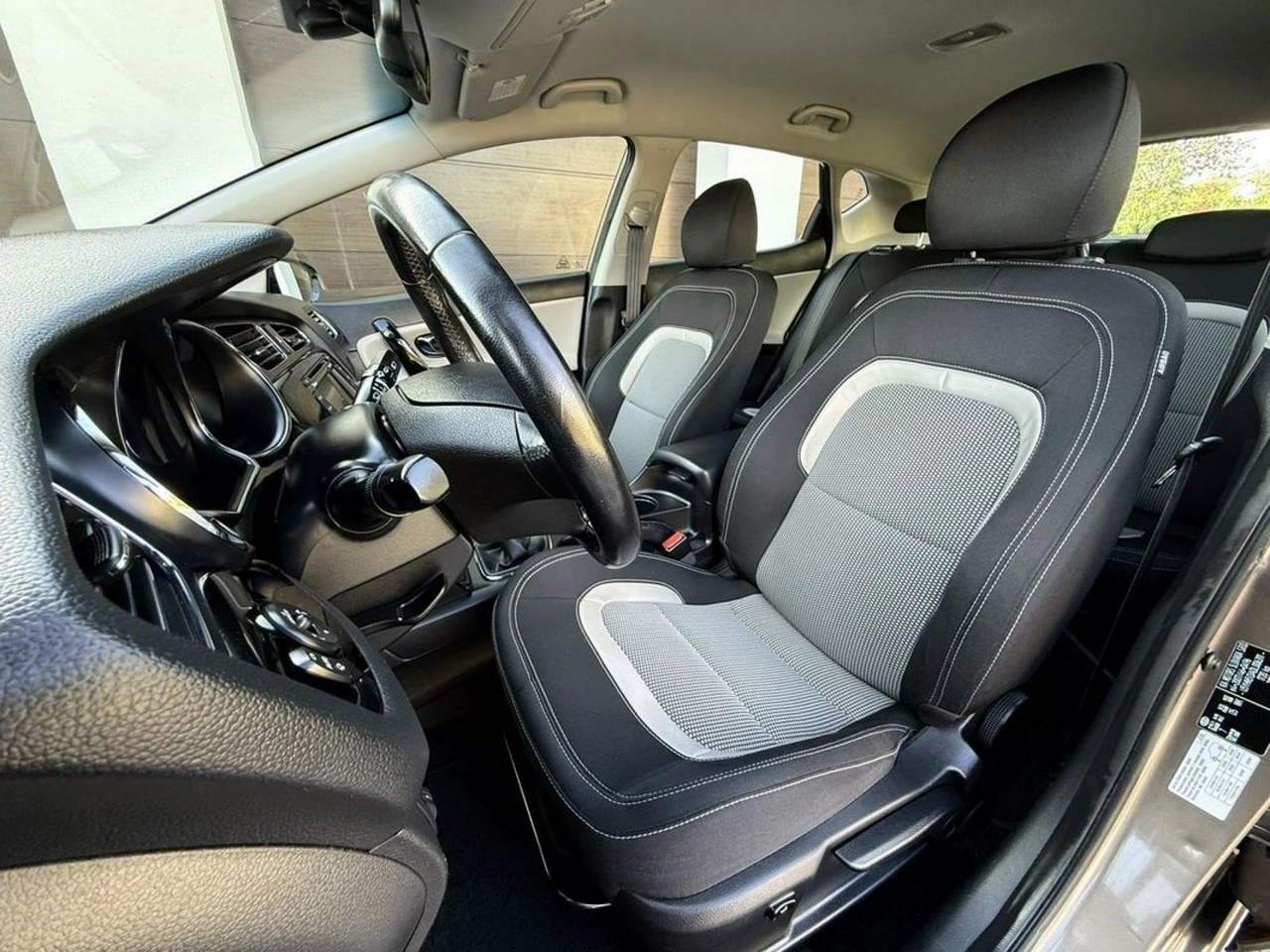 Kia Ceed - Zdjęcie 14