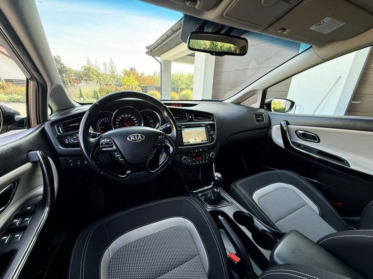 Kia Ceed - Zdjęcie 15