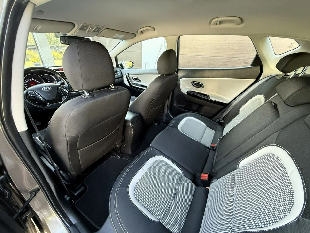 Kia Ceed - Zdjęcie 16