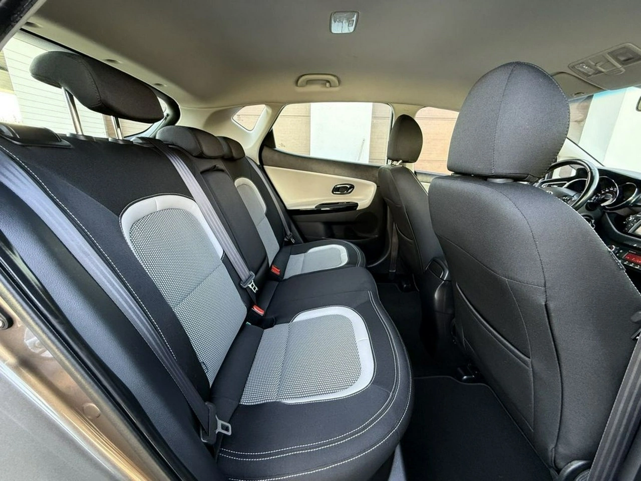 Kia Ceed - Zdjęcie 25