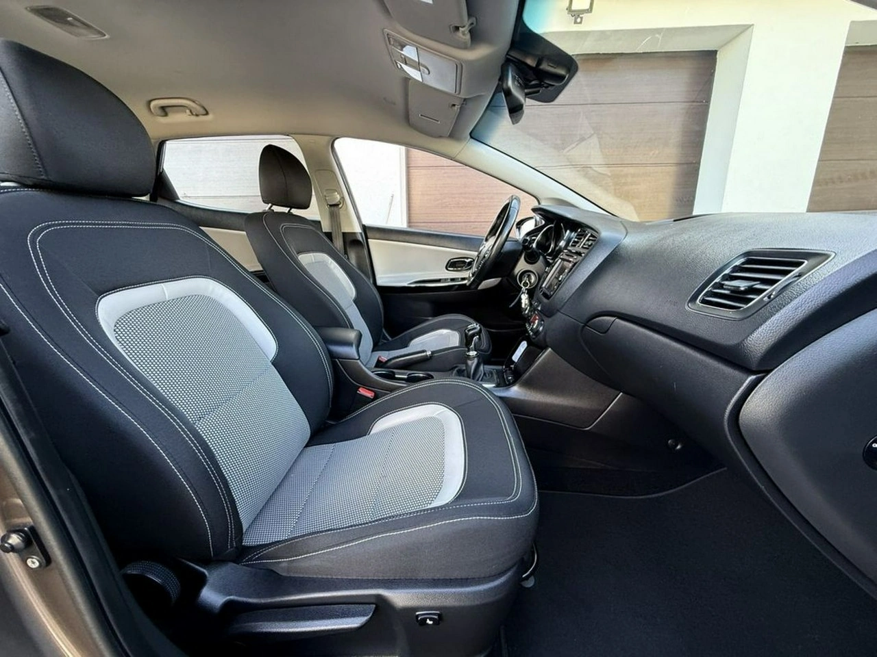 Kia Ceed - Zdjęcie 28