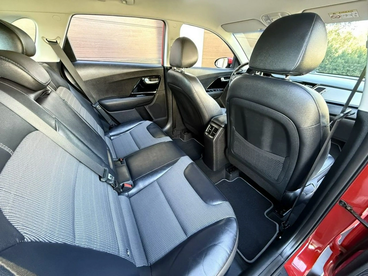 Kia Niro - Zdjęcie 23