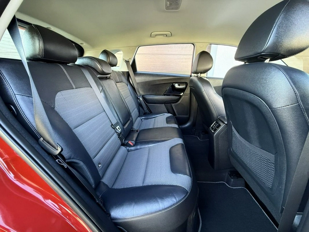 Kia Niro - Zdjęcie 24