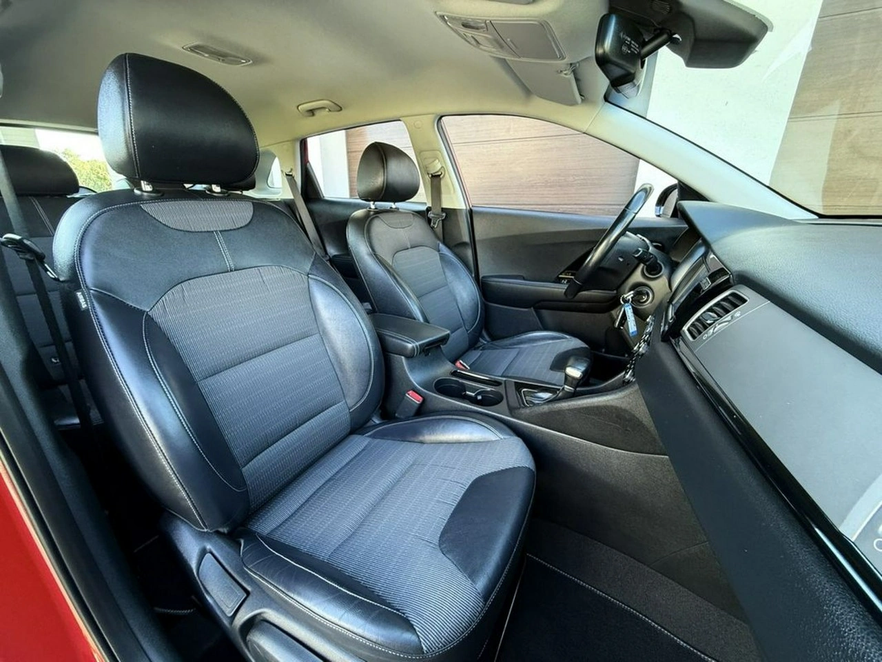 Kia Niro - Zdjęcie 28