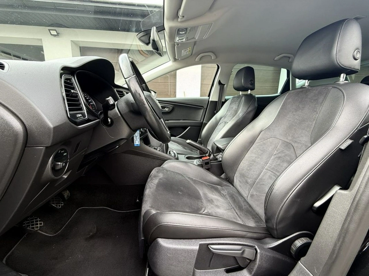 Seat Leon - Zdjęcie 13