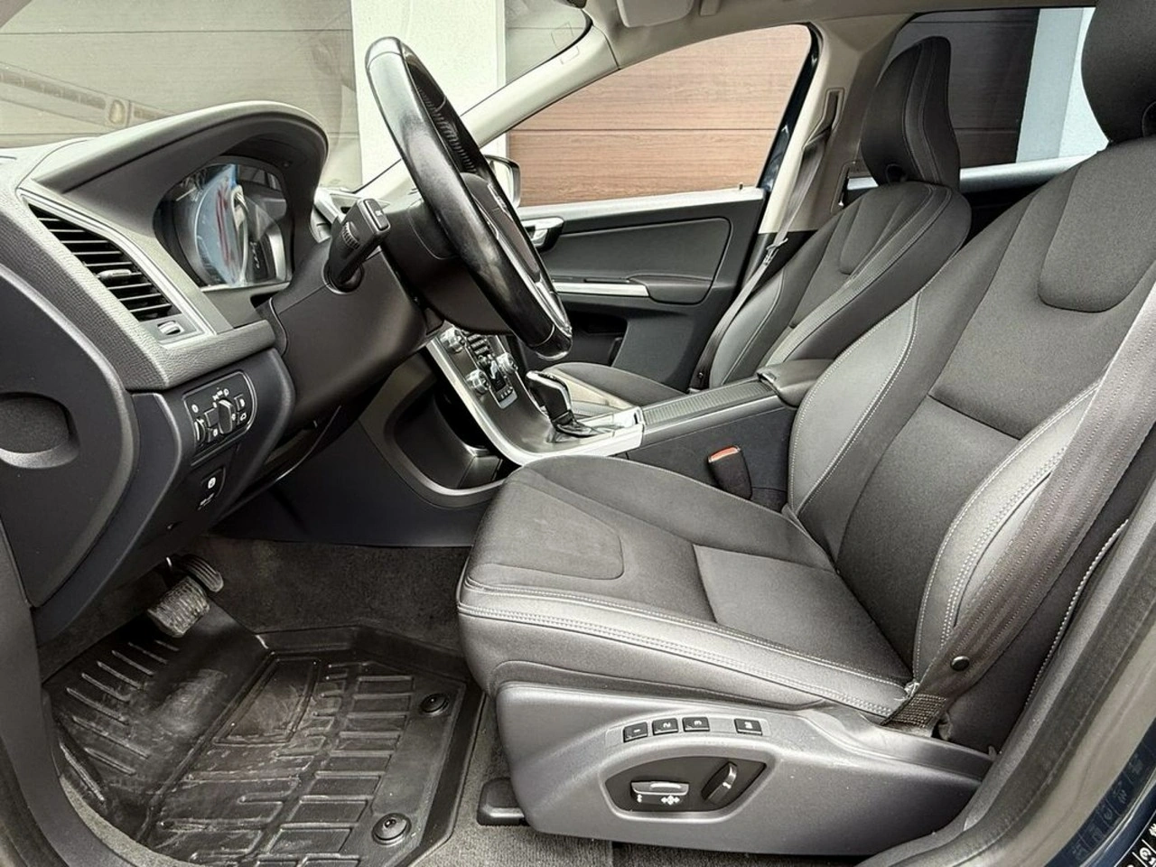 Volvo XC 60 - Zdjęcie 13