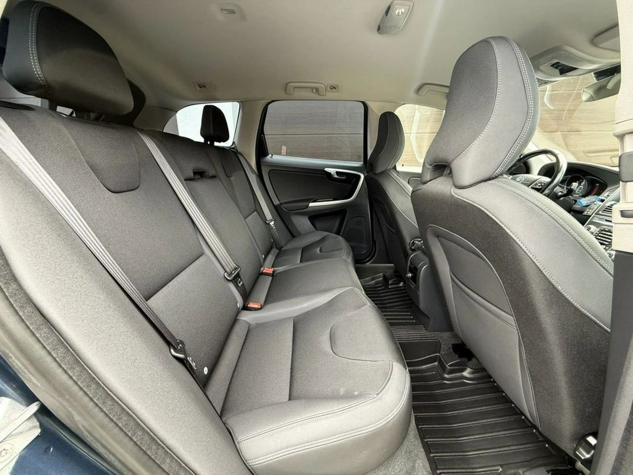 Volvo XC 60 - Zdjęcie 22