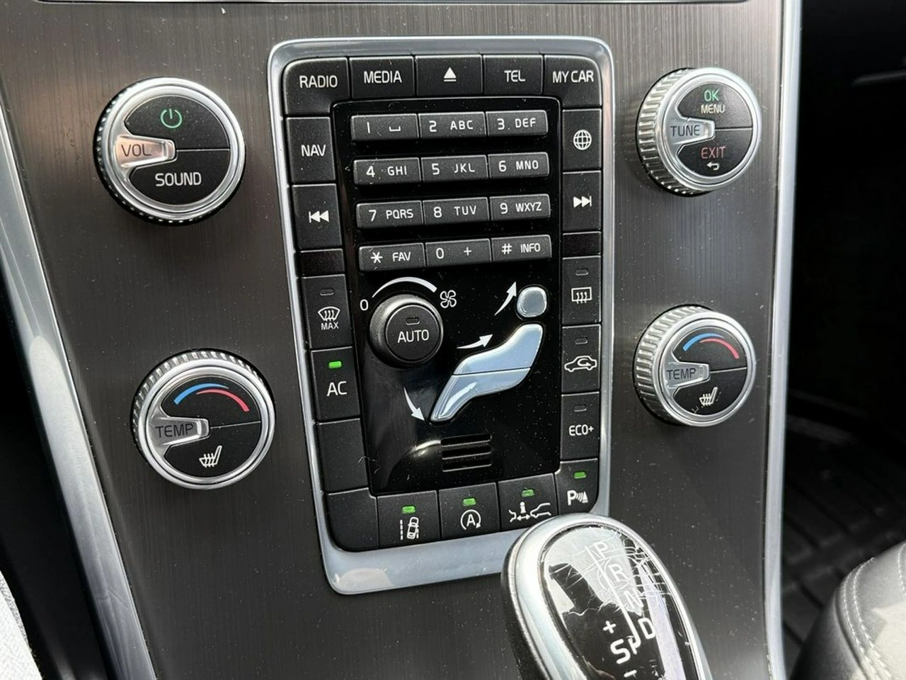Volvo XC 60 - Zdjęcie 30