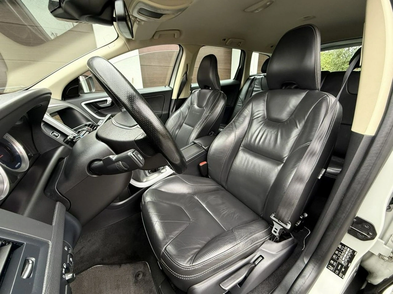 Volvo XC 60 - Zdjęcie 14