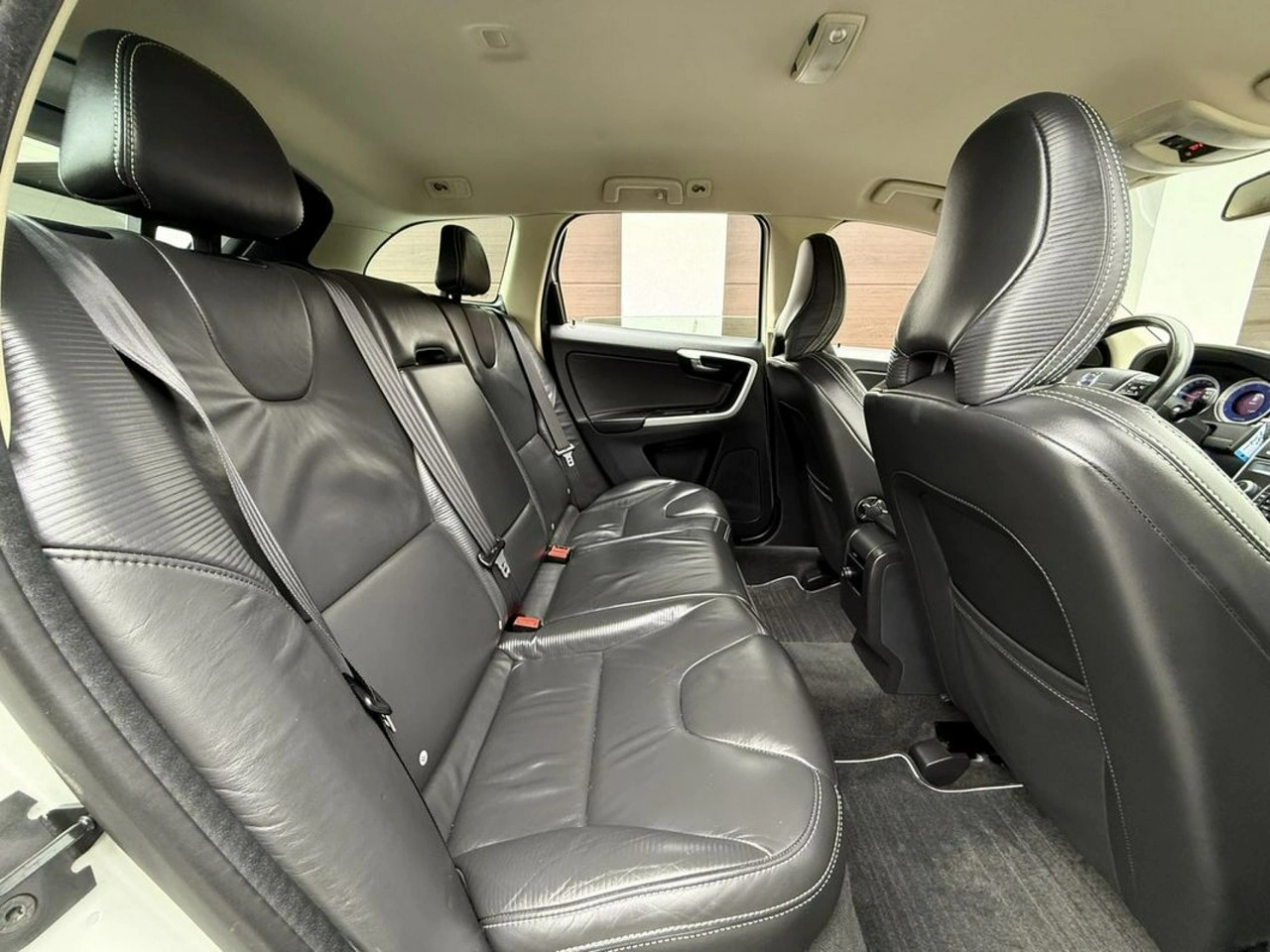 Volvo XC 60 - Zdjęcie 23
