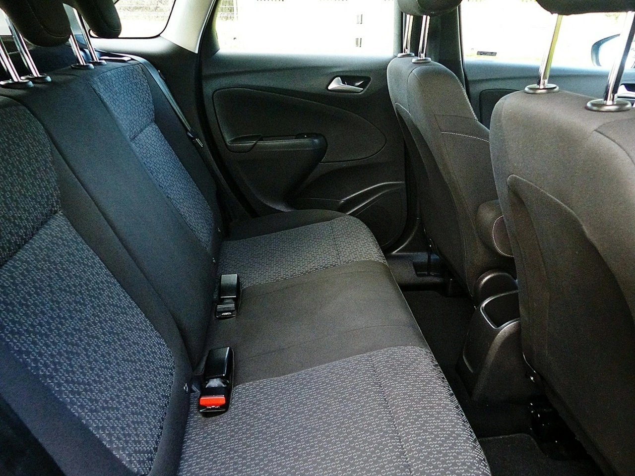 Opel Crossland X - Zdjęcie 21