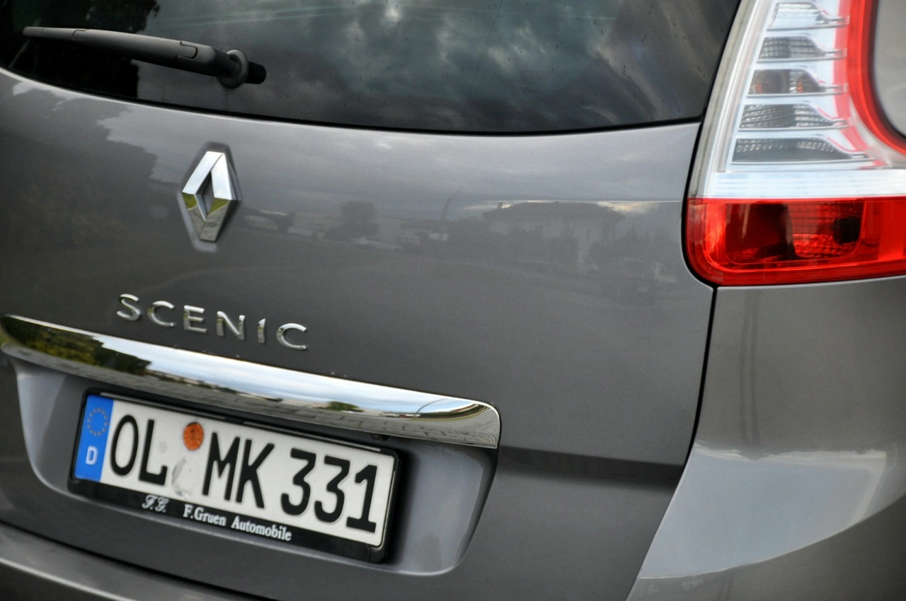 Renault Scenic - Zdjęcie 15