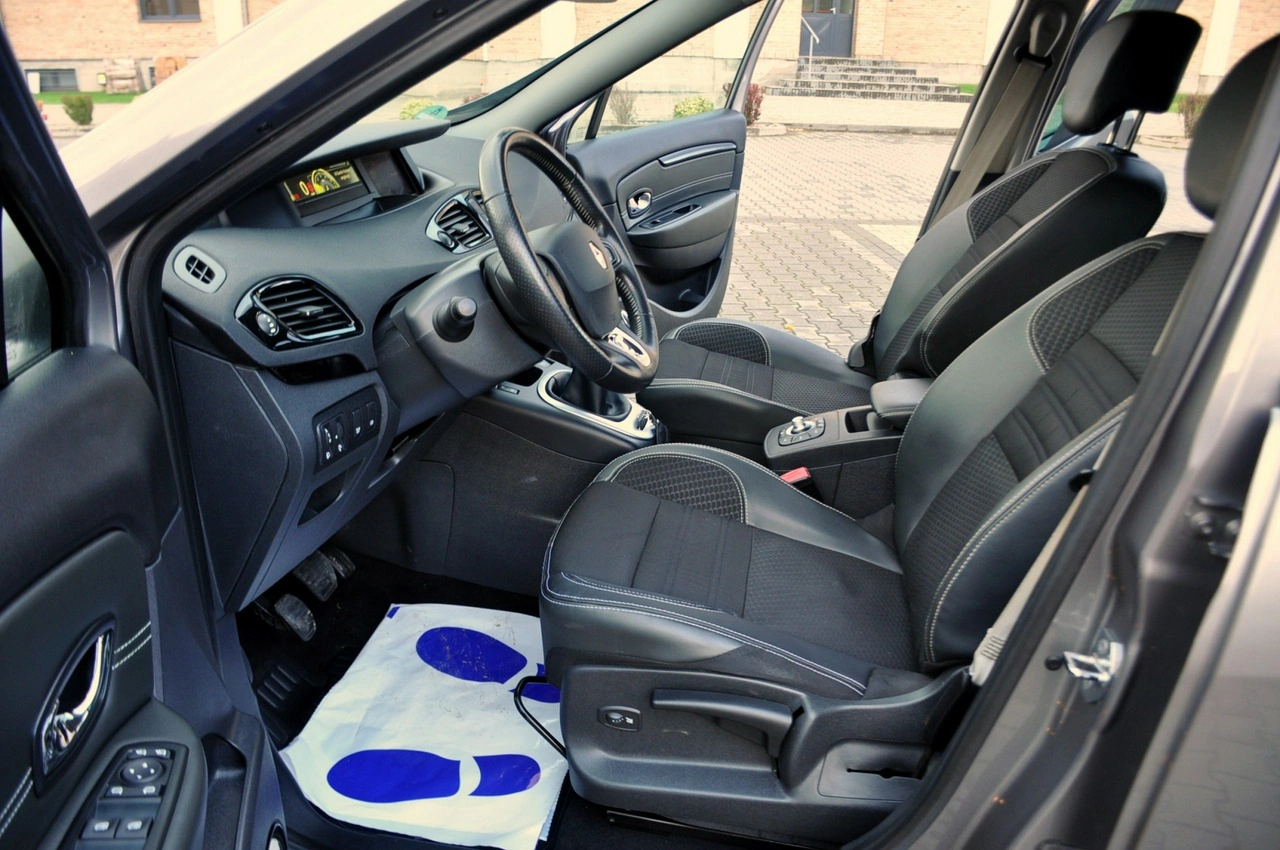 Renault Scenic - Zdjęcie 21