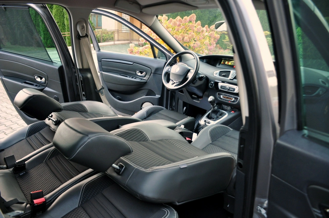Renault Scenic - Zdjęcie 24