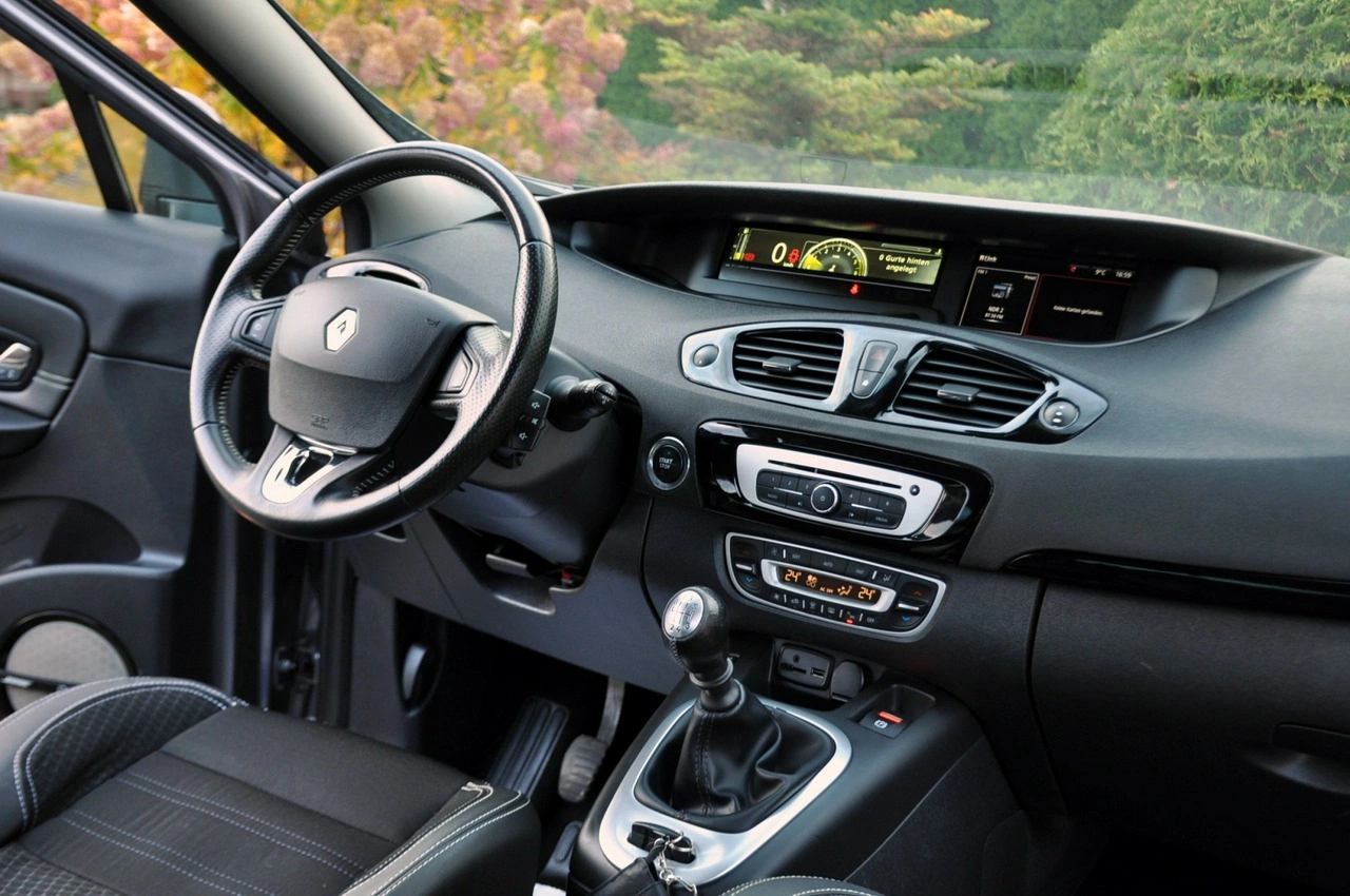 Renault Scenic - Zdjęcie 26