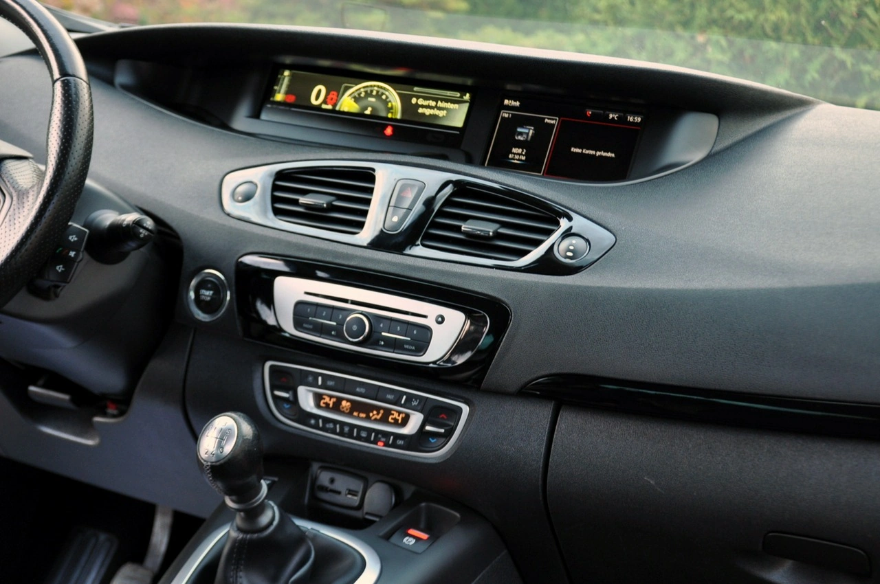 Renault Scenic - Zdjęcie 27