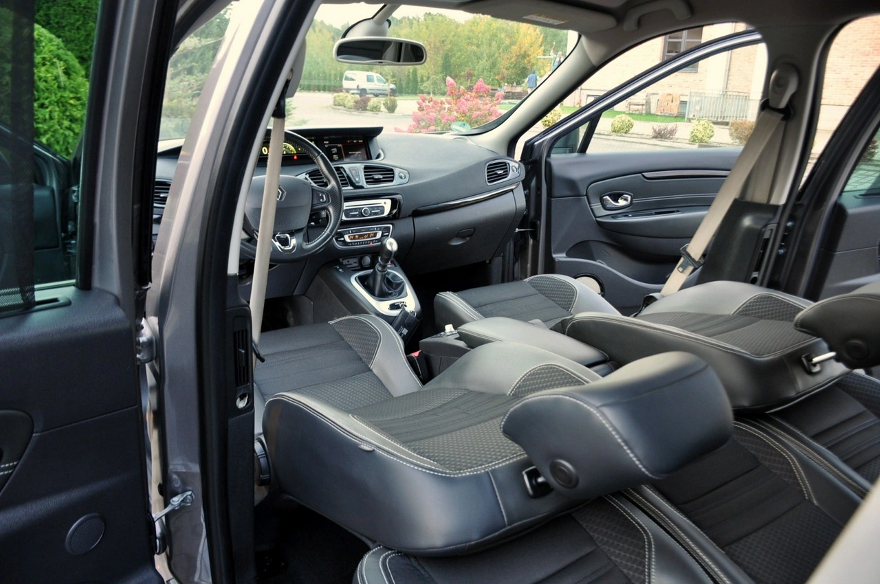 Renault Scenic - Zdjęcie 28