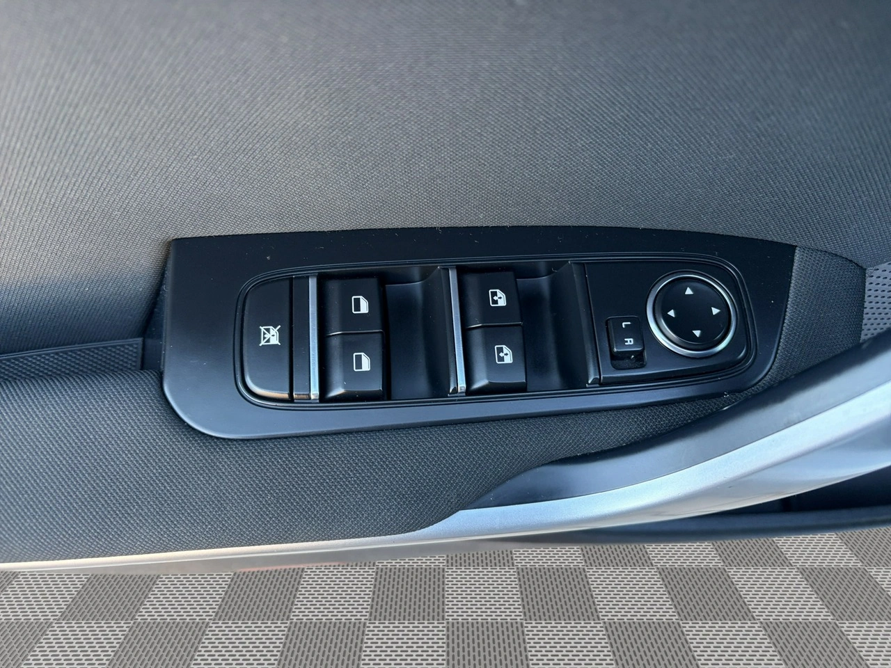 Kia Ceed - Zdjęcie 10