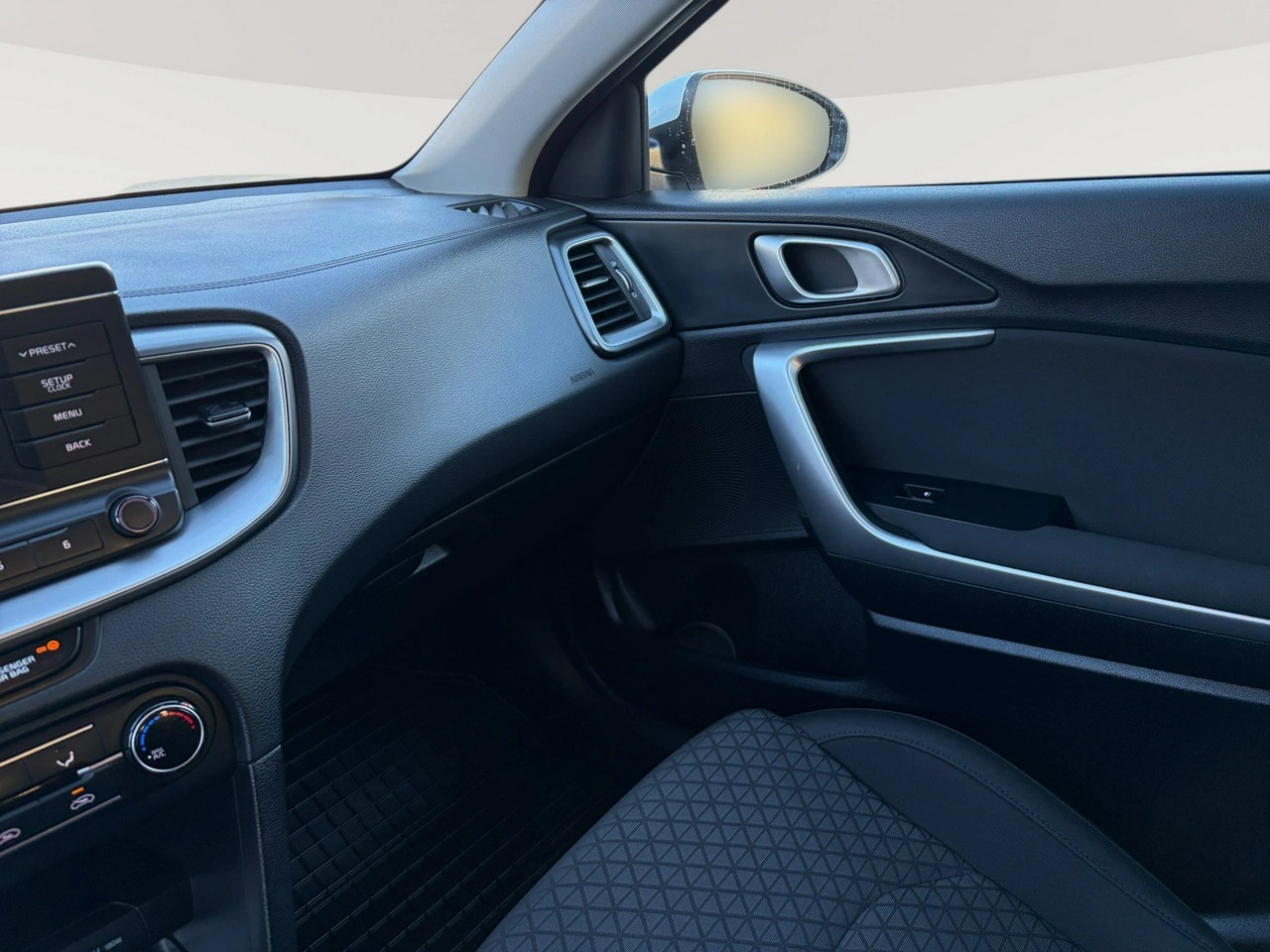 Kia Ceed - Zdjęcie 16