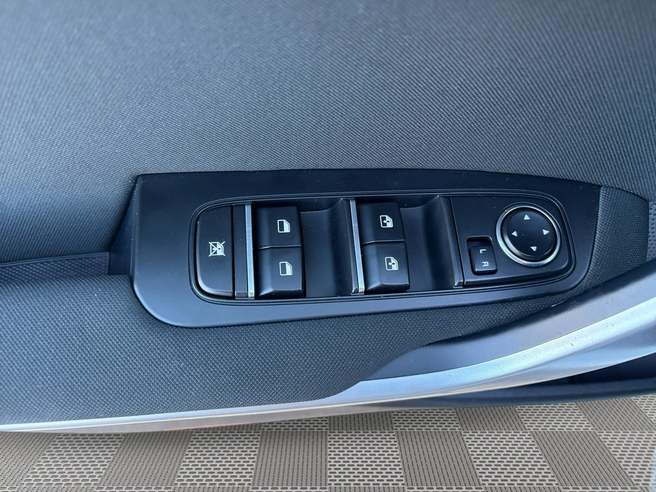 Kia Ceed - Zdjęcie 10