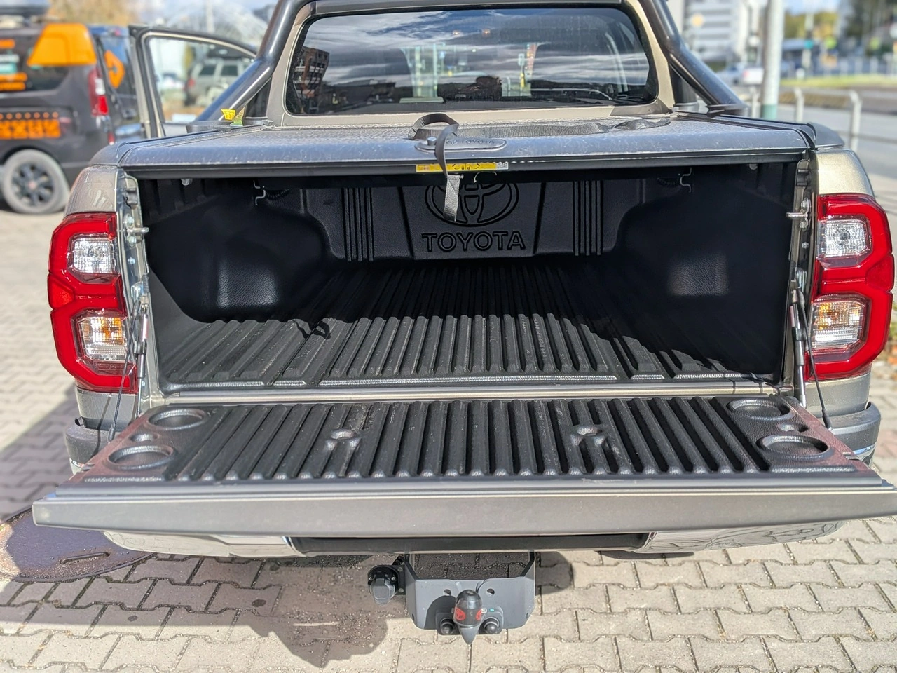 Toyota Hilux - Zdjęcie 19