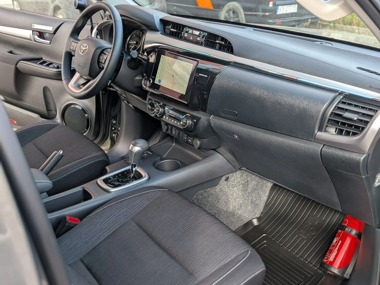 Toyota Hilux - Zdjęcie 23