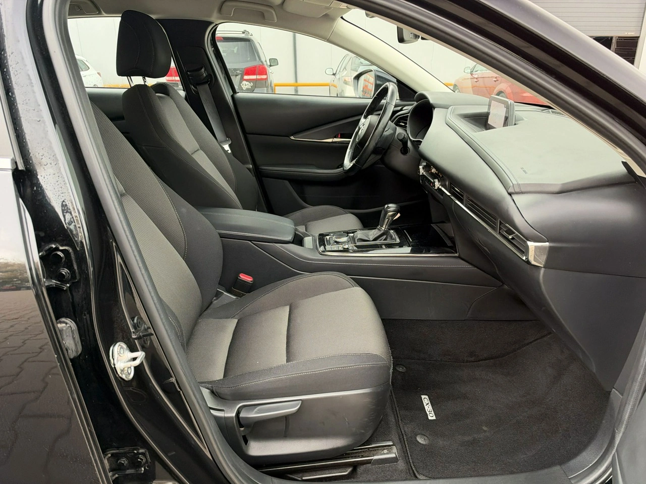 Mazda CX-30 - Zdjęcie 17