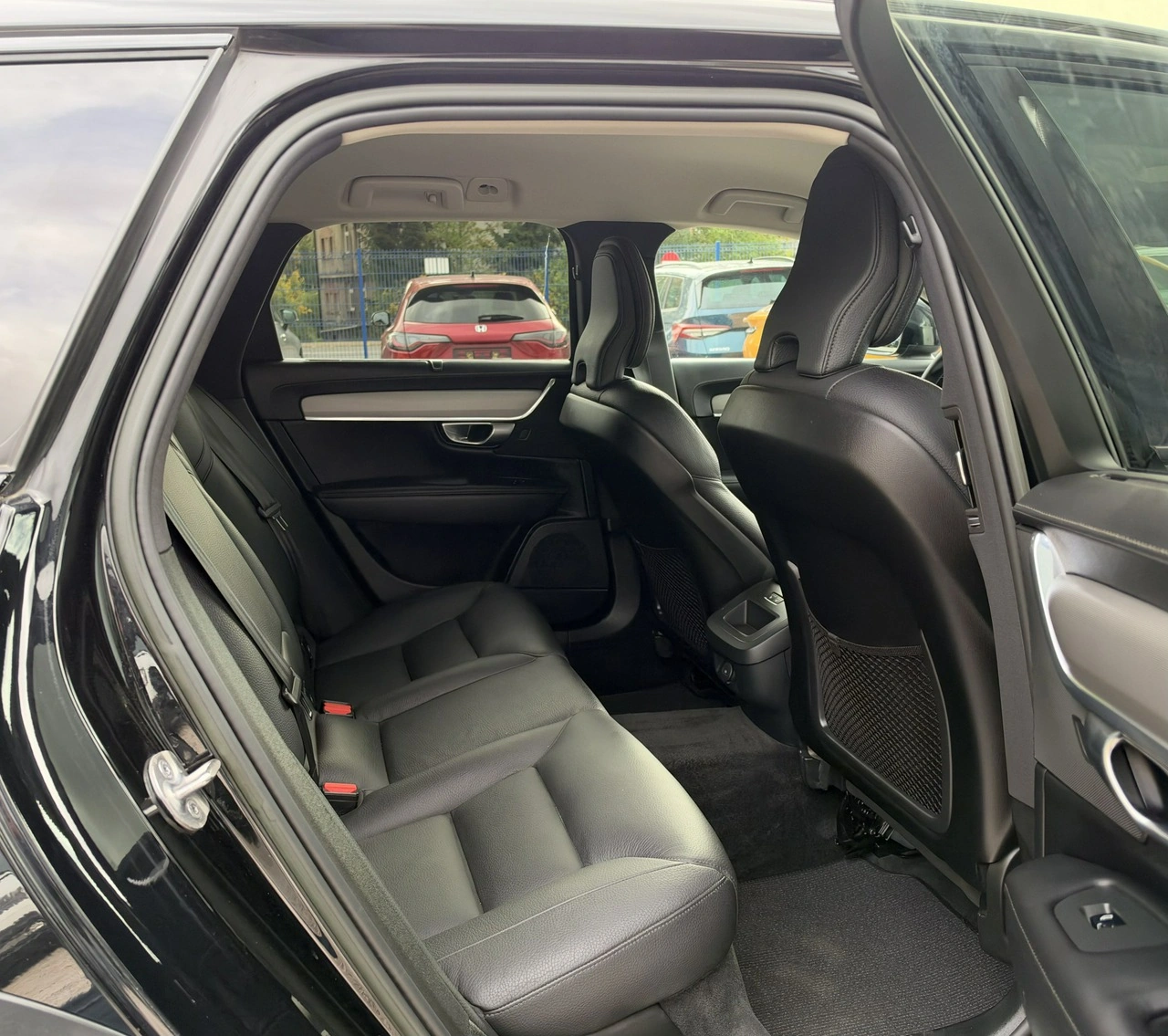 Volvo V90 Cross Country - Zdjęcie 11