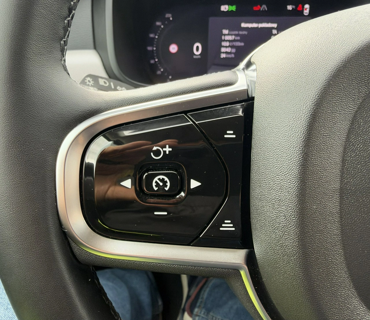 Volvo V90 Cross Country - Zdjęcie 22