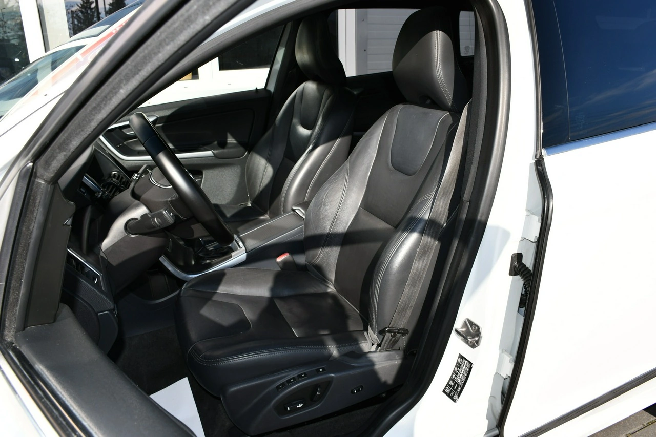 Volvo XC 60 - Zdjęcie 21
