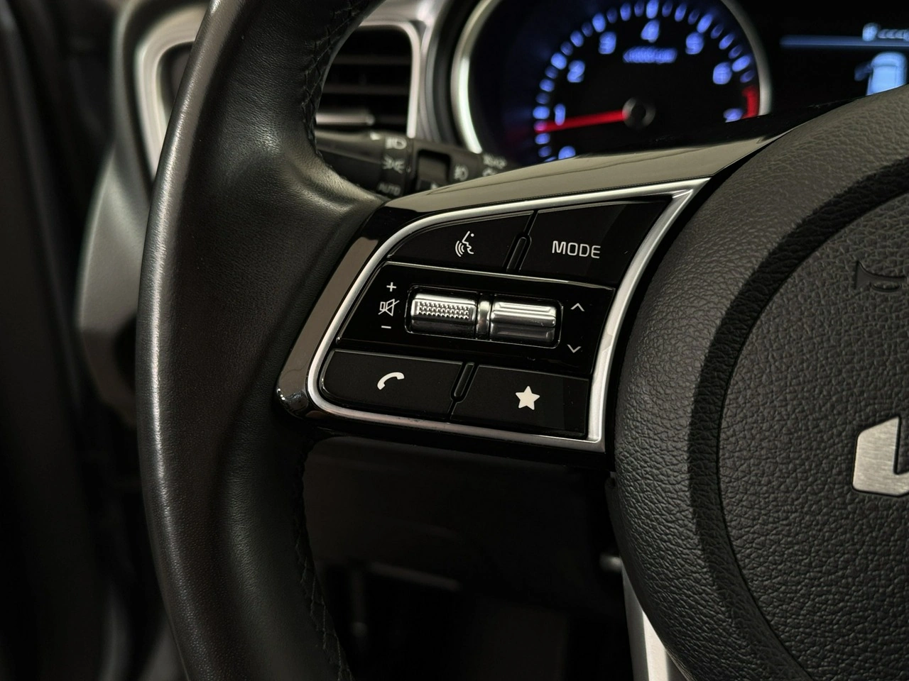 Kia Ceed - Zdjęcie 19