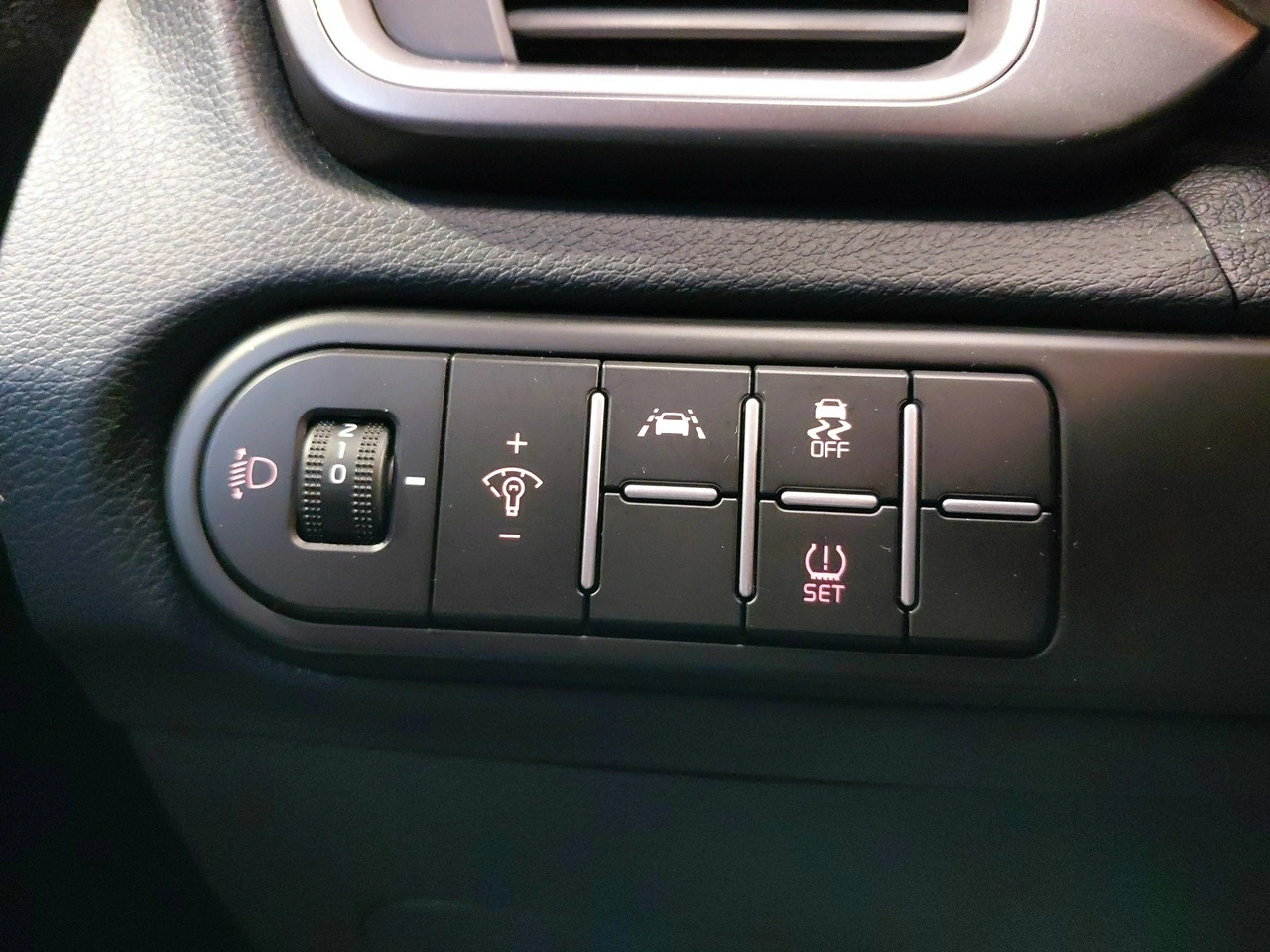 Kia Ceed - Zdjęcie 32