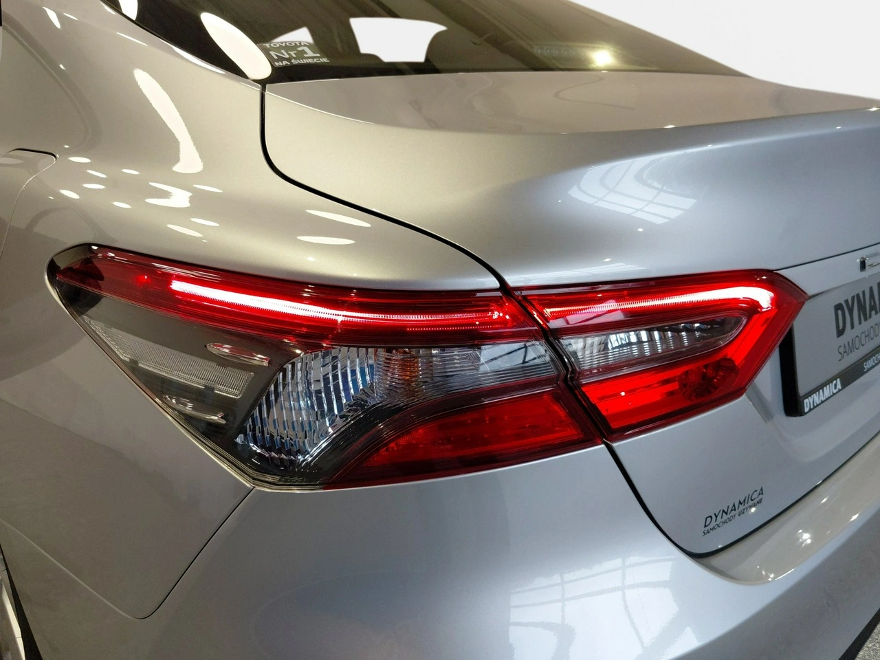 Toyota Camry - Zdjęcie 10