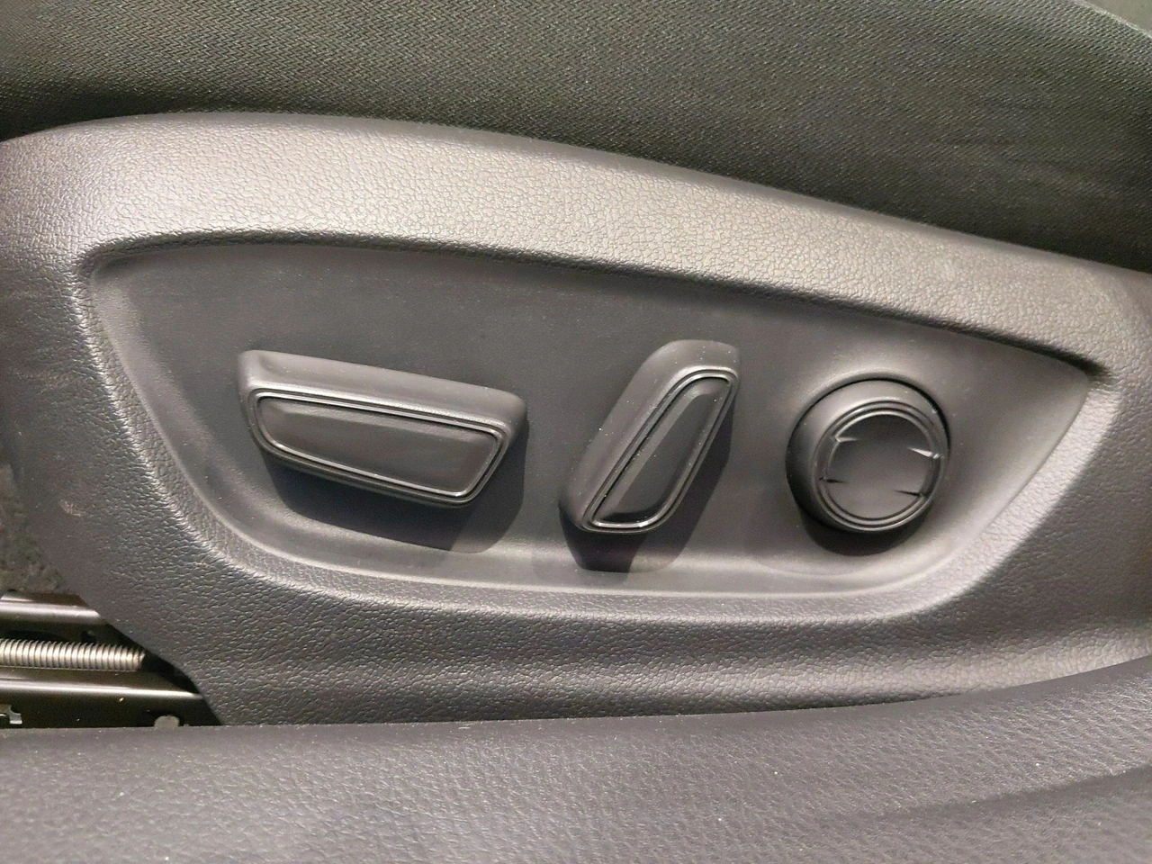 Toyota Camry - Zdjęcie 12