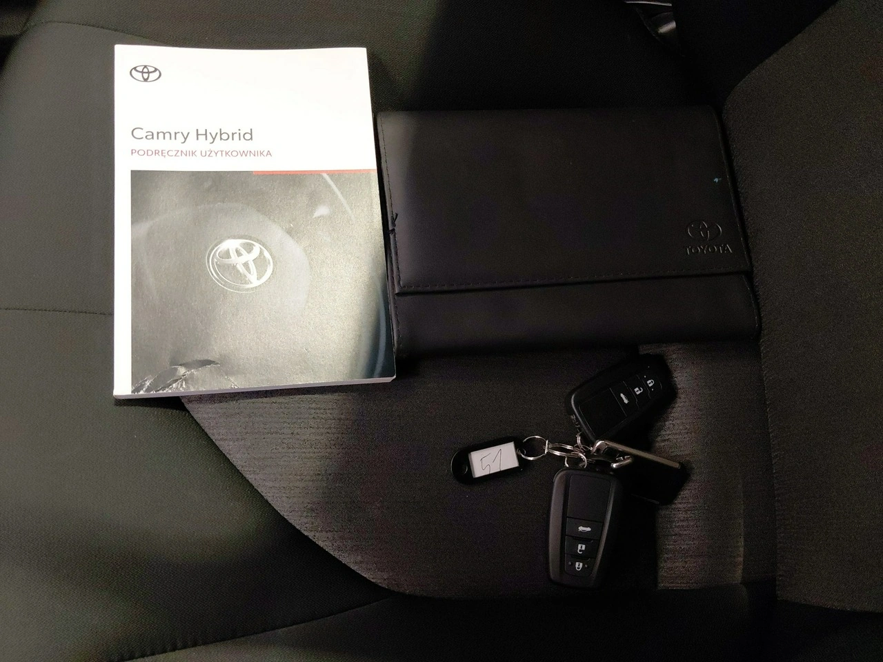 Toyota Camry - Zdjęcie 35