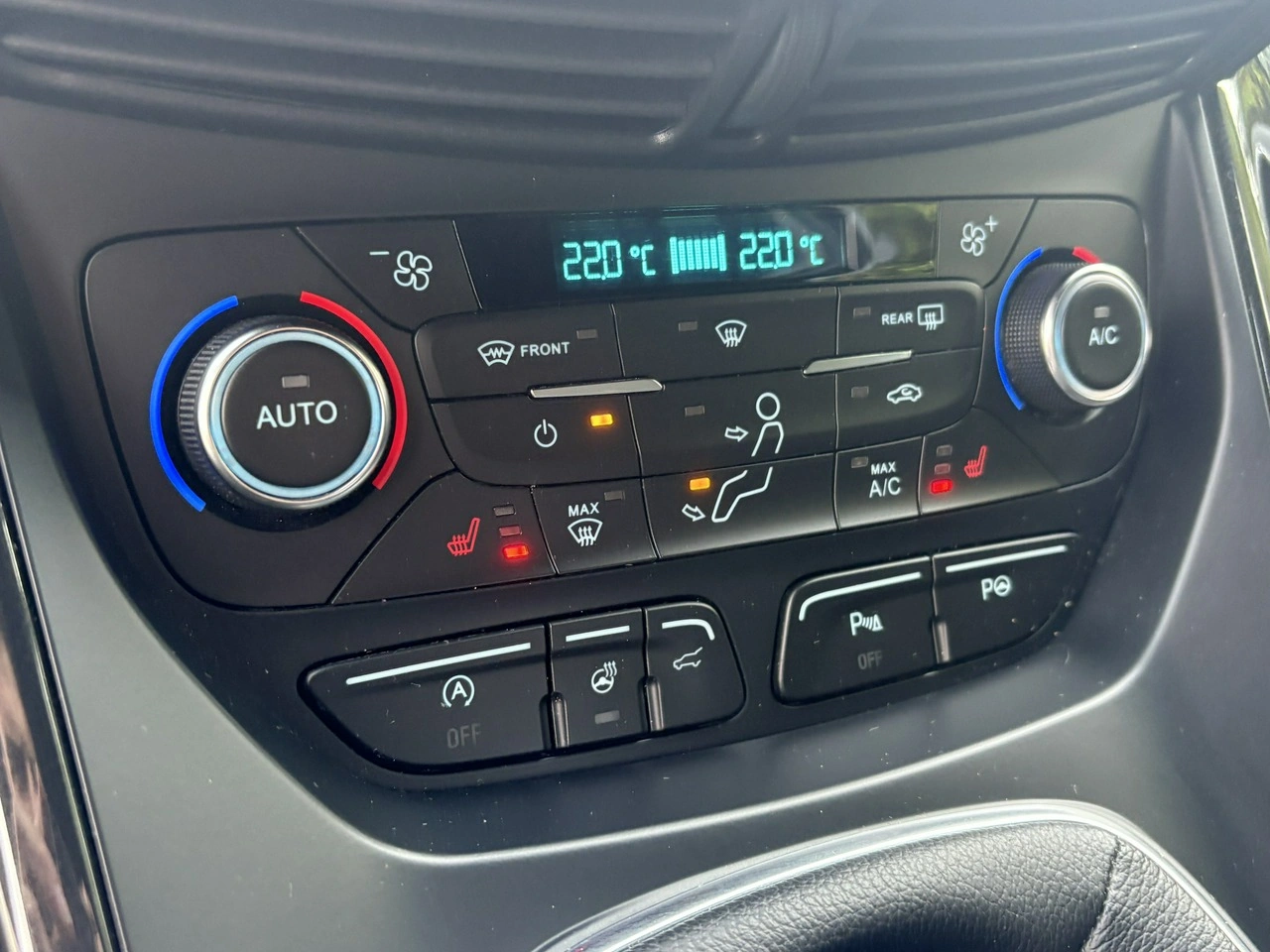 Ford Kuga - Zdjęcie 18